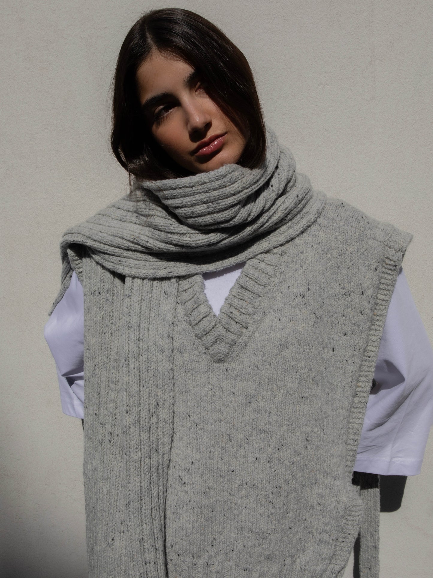 Donegal V-Neck Tied Wool Vest - Grey