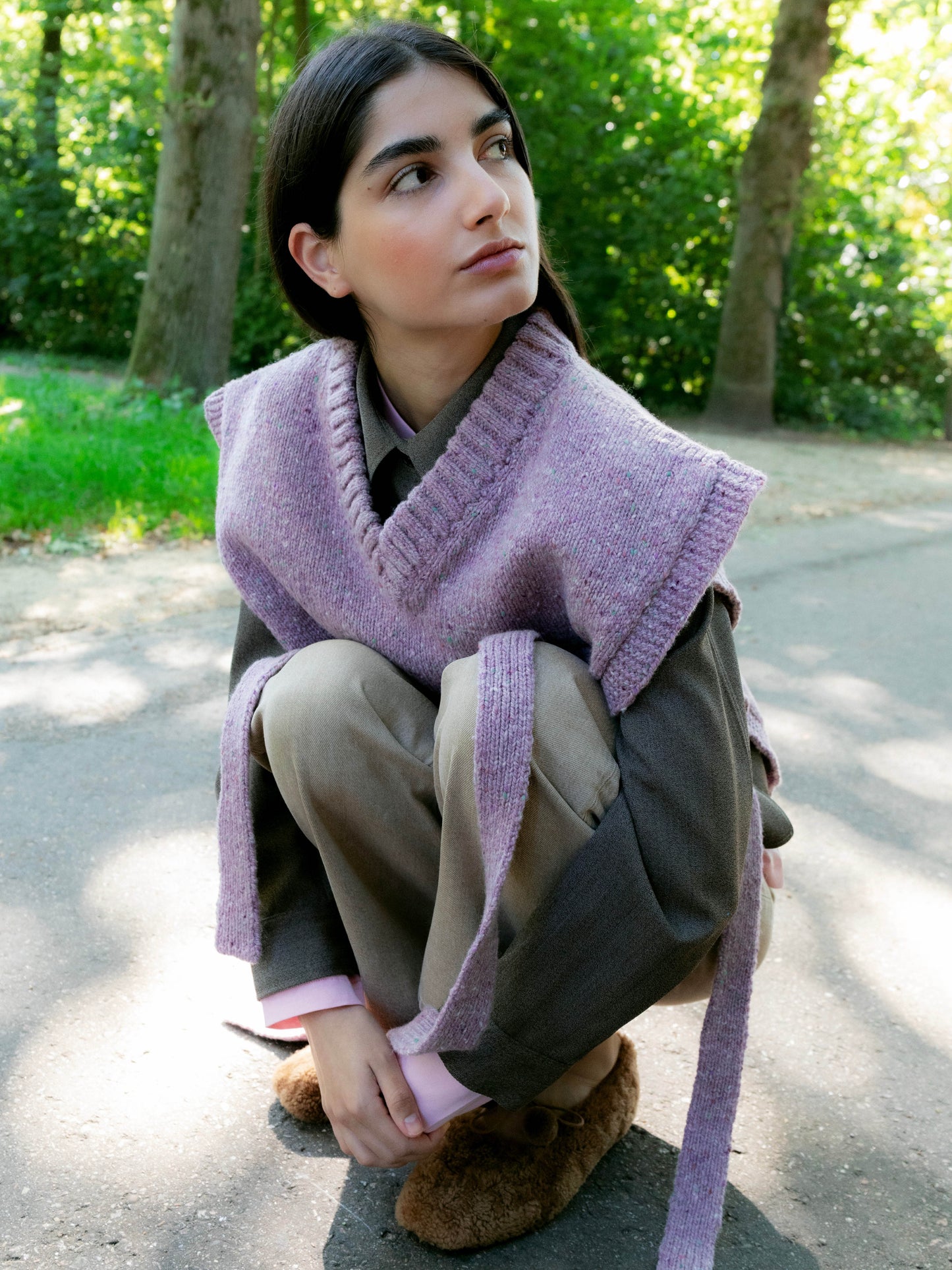 Donegal V-Neck Tied Wool Vest - Pink