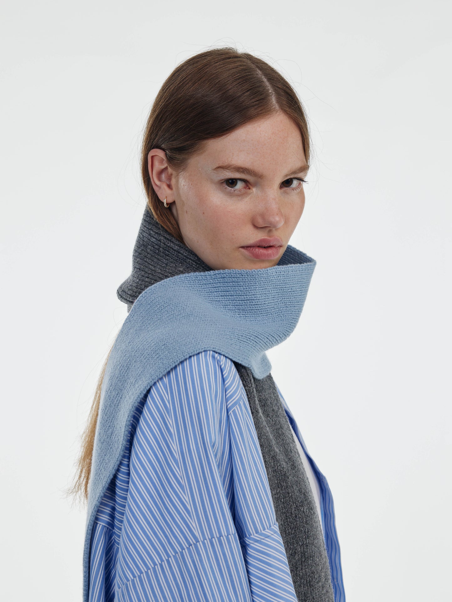 Blocked Soft Wool Scarf - Dark Grey/Soft Blue