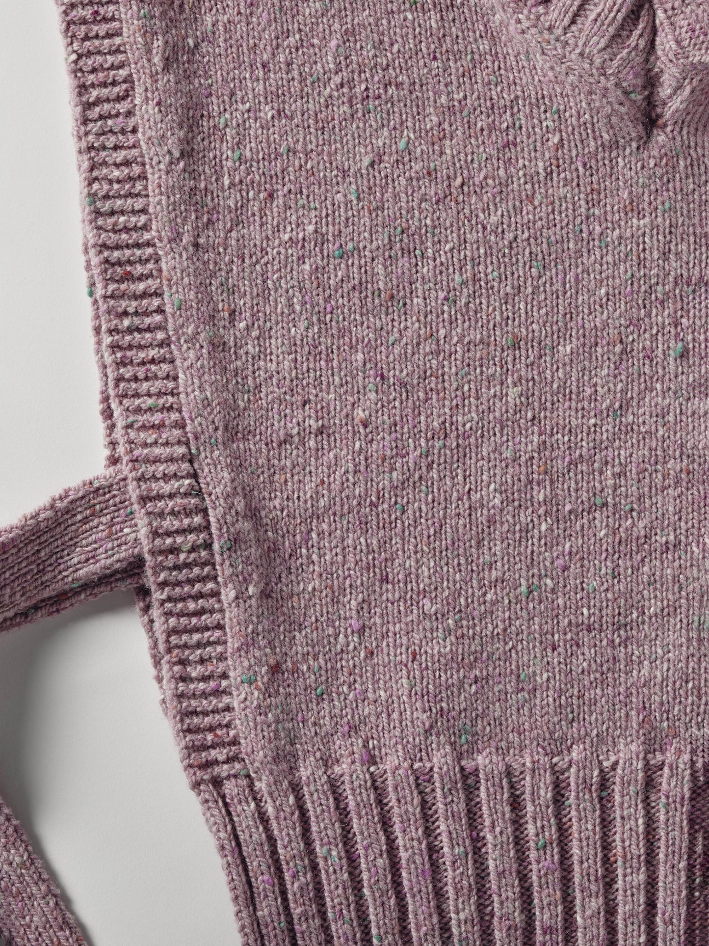 Donegal V-Neck Tied Wool Vest - Pink