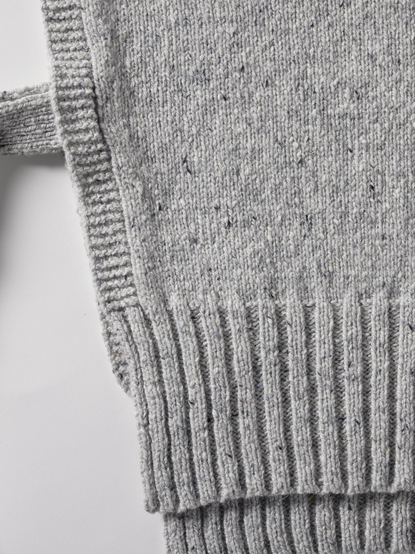 Donegal V-Neck Tied Wool Vest - Grey