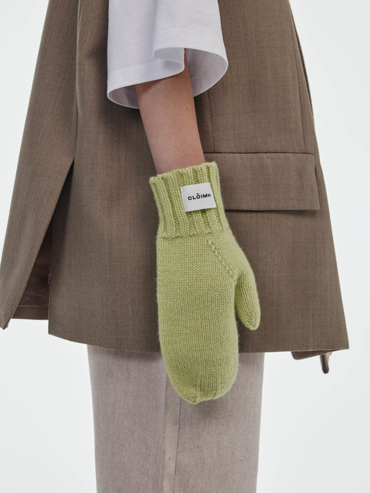 Oversized Wool Mittens - Light Green
